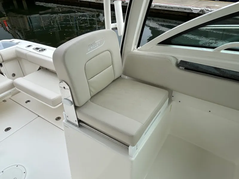 Slide: The Image of Boston Whaler 285 Conquest 2026 - 16