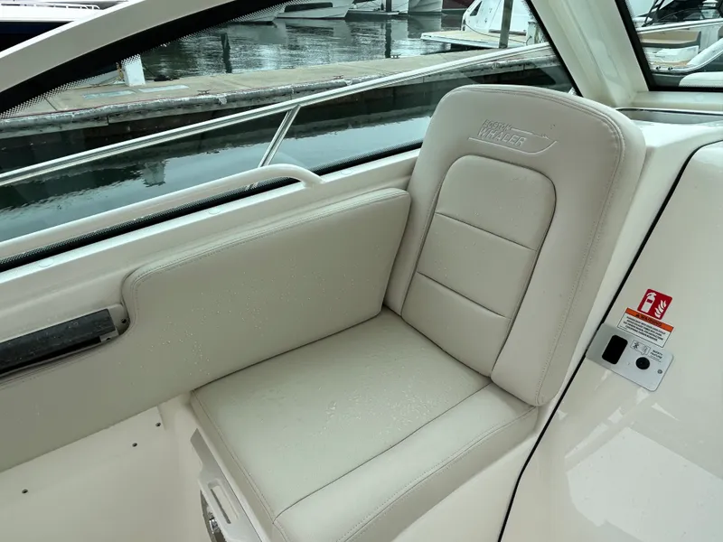 Slide: The Image of Boston Whaler 285 Conquest 2026 - 17