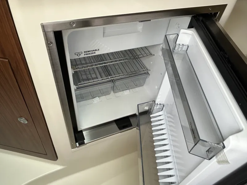 Slide: The Image of Boston Whaler 285 Conquest 2026 - 23