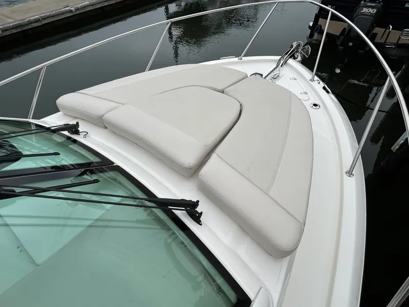 Slide: The Image of Boston Whaler 285 Conquest 2026 - 31