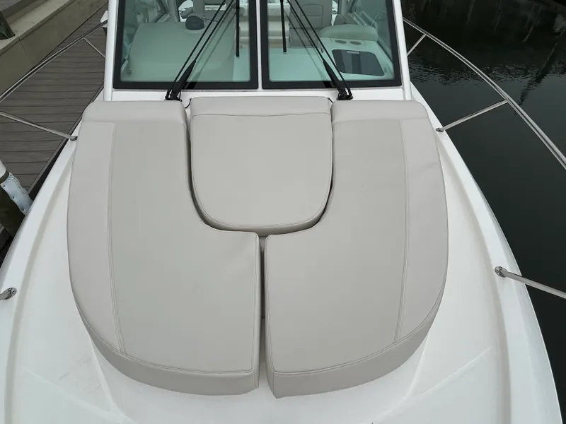 Slide: The Image of Boston Whaler 285 Conquest 2026 - 33