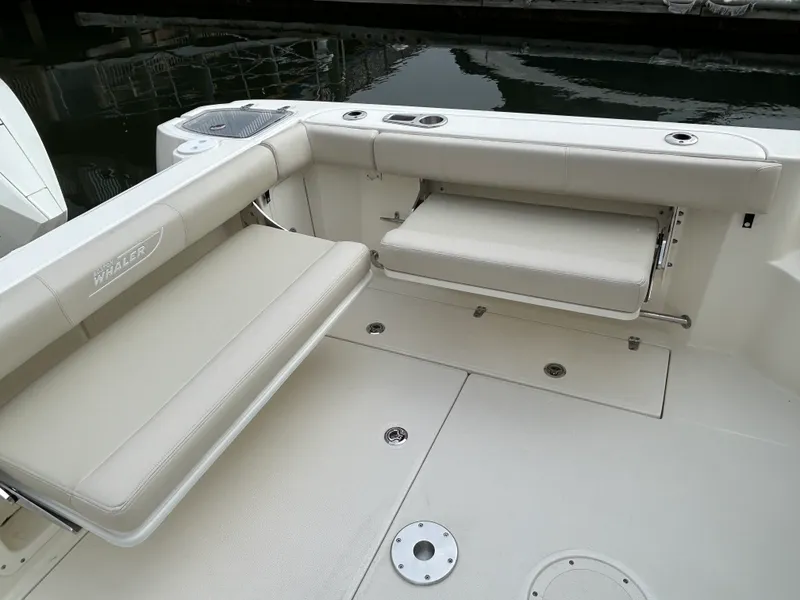 Slide: The Image of Boston Whaler 285 Conquest 2026 - 9