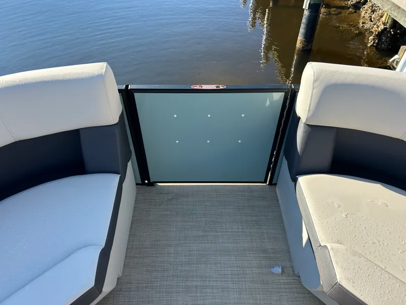 Slide: The Image of Harris Cruiser 230 2026 - 25