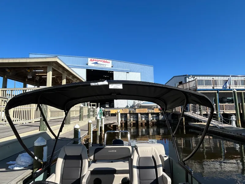 Slide: The Image of Harris Cruiser 230 2026 - 27