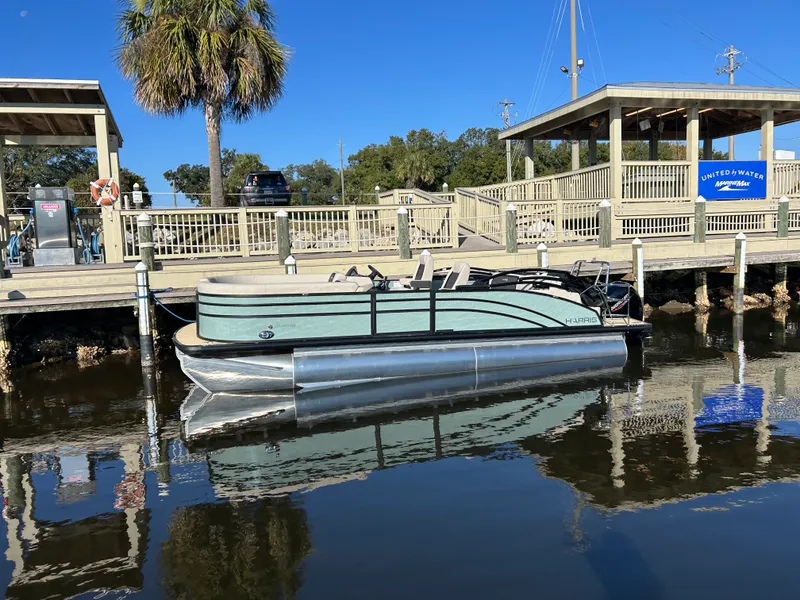 Slide: The Image of Harris Cruiser 230 2026 - 3