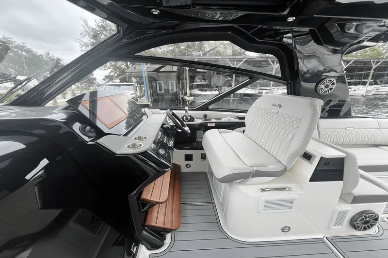 Slide: The Image of Sea Ray Sundancer 370 Outboard 2024 - 14