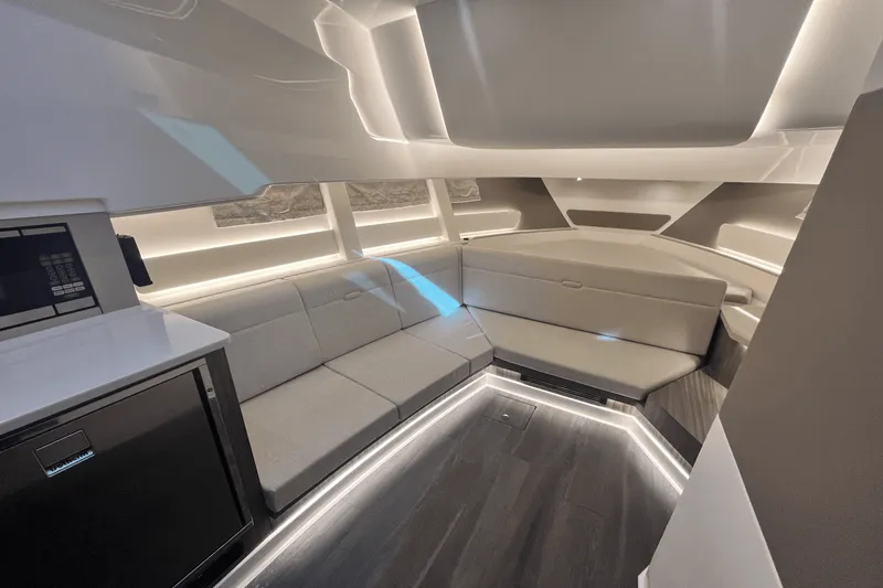 Slide: The Image of Sea Ray Sundancer 370 Outboard 2024 - 24