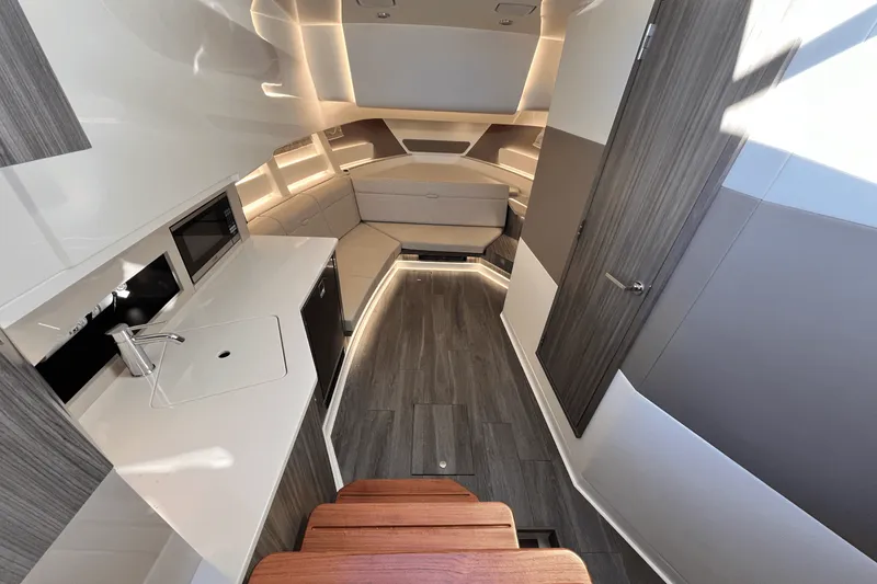 Slide: The Image of Sea Ray Sundancer 370 Outboard 2024 - 27