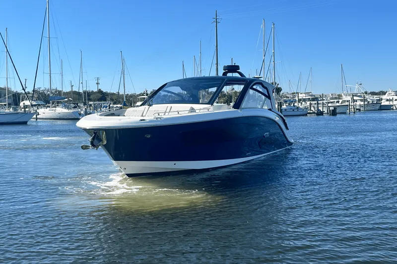Slide: The Image of Sea Ray Sundancer 370 Outboard 2024 - 52