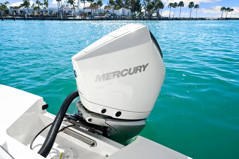Slide: The Image of Sea Ray SPX 230 Outboard 2025 - 42