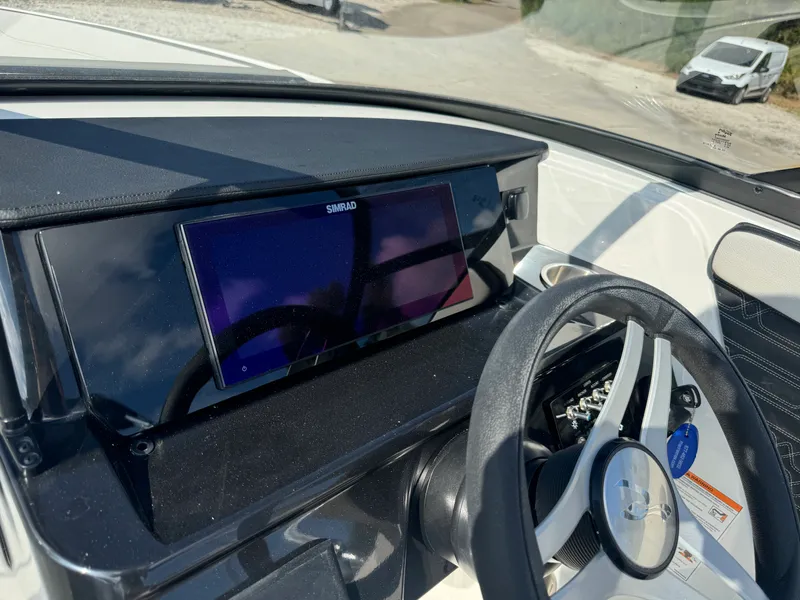 Slide: The Image of Sea Ray SPX 210 Outboard 2026 - 12