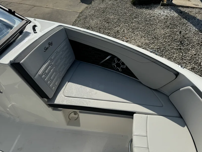 Slide: The Image of Sea Ray SPX 210 Outboard 2026 - 14