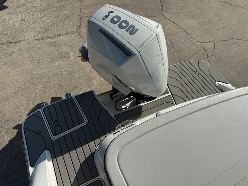 Slide: The Image of Sea Ray SPX 210 Outboard 2026 - 5