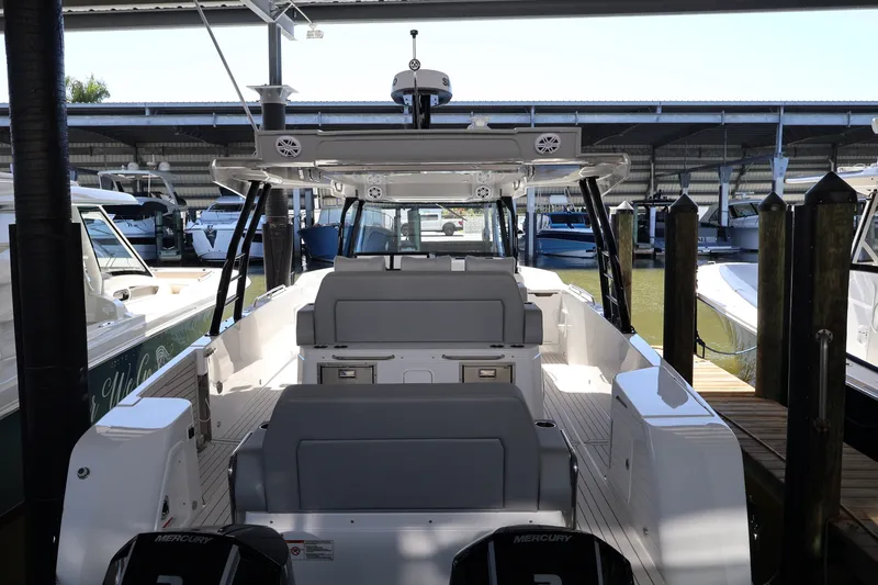 Slide: The Image of Cruisers 38 VTR 2026 - 12