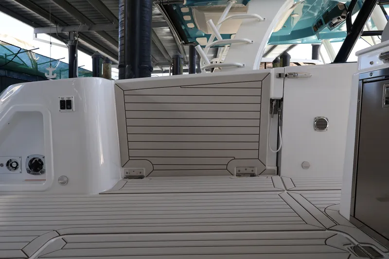 Slide: The Image of Cruisers 38 VTR 2026 - 16