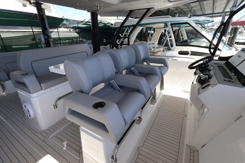 Slide: The Image of Cruisers 38 VTR 2026 - 25