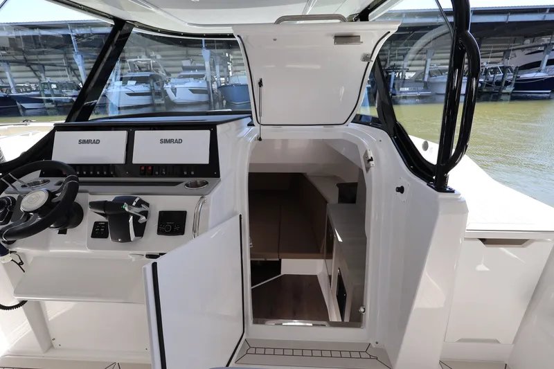 Slide: The Image of Cruisers 38 VTR 2026 - 35