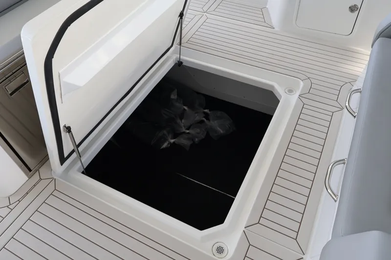 Slide: The Image of Cruisers 38 VTR 2026 - 57