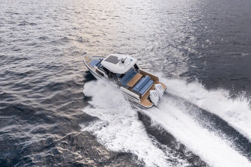 Slide: The Image of Saxdor 320 GTO 2026 - 3