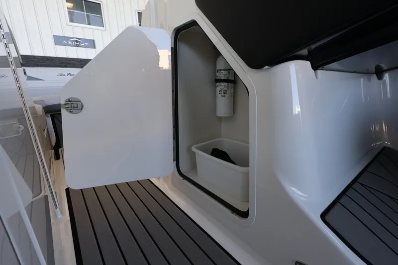 Slide: The Image of Sea Ray SLX 260 Outboard 2025 - 24