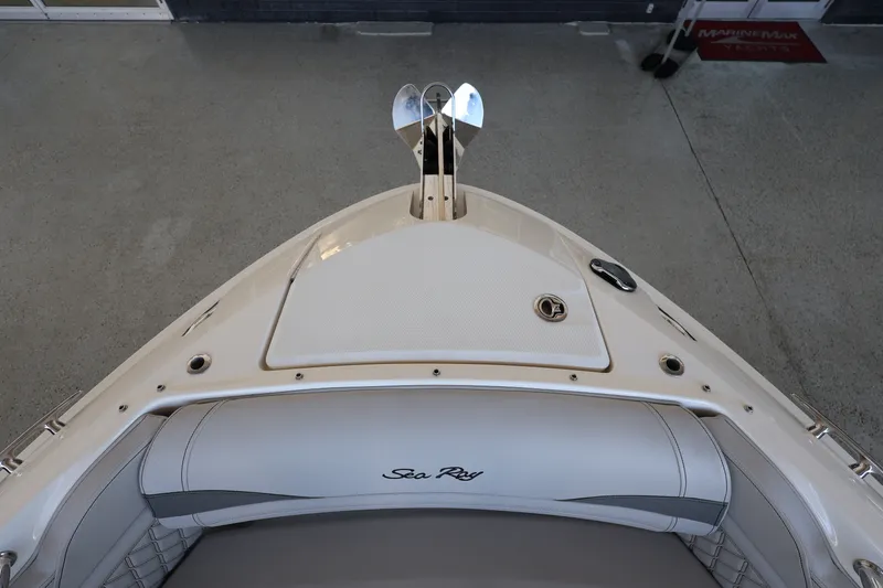Slide: The Image of Sea Ray SLX 260 Outboard 2025 - 29