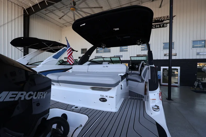 Slide: The Image of Sea Ray SLX 260 Outboard 2025 - 5