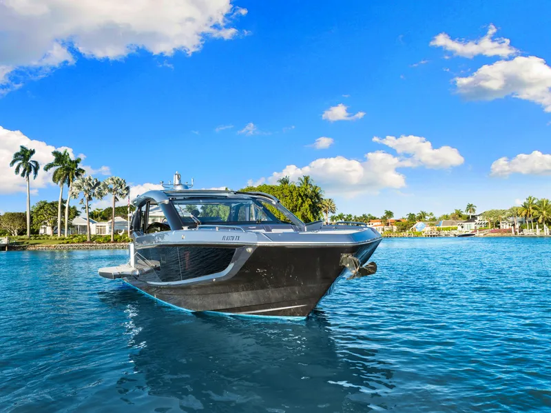 Slide: The Image of Galeon 375 GTO 2024 - 15