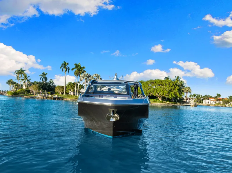 Slide: The Image of Galeon 375 GTO 2024 - 16