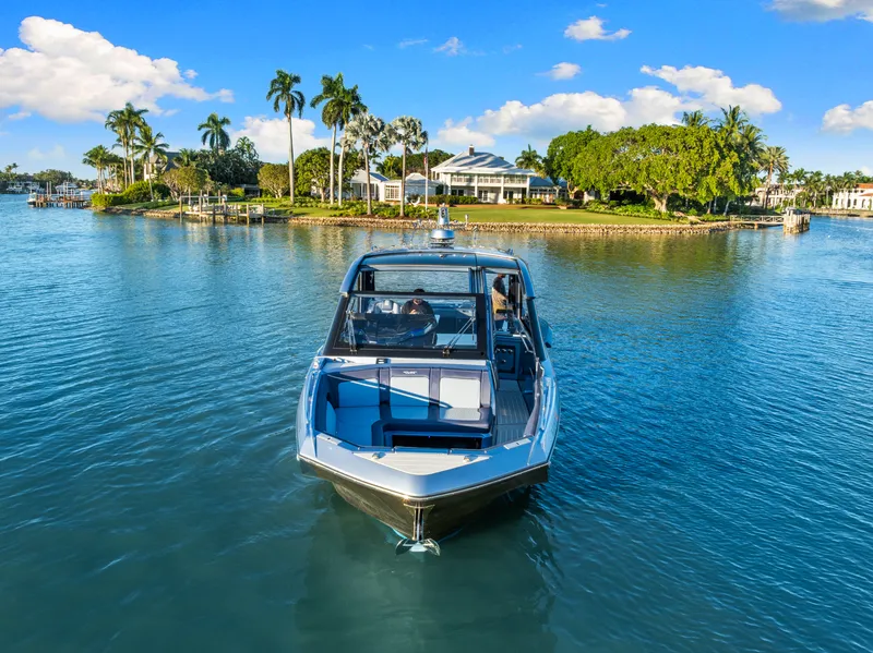 Slide: The Image of Galeon 375 GTO 2024 - 17