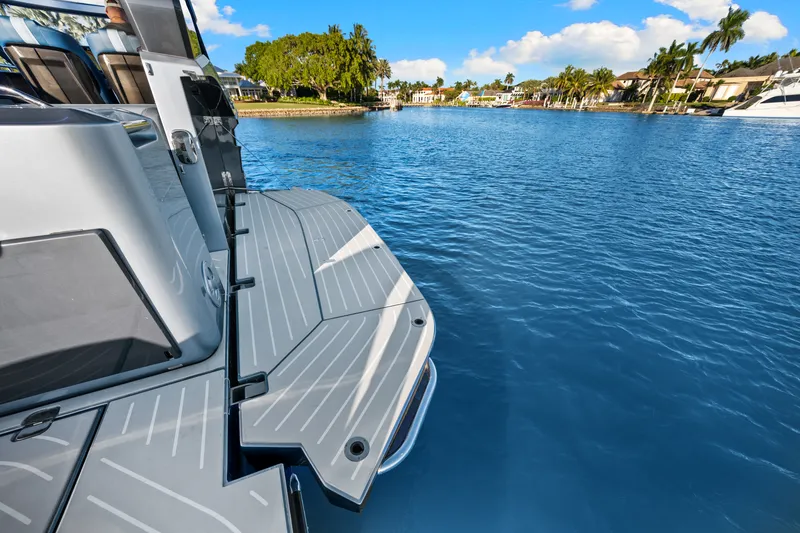 Slide: The Image of Galeon 375 GTO 2024 - 21