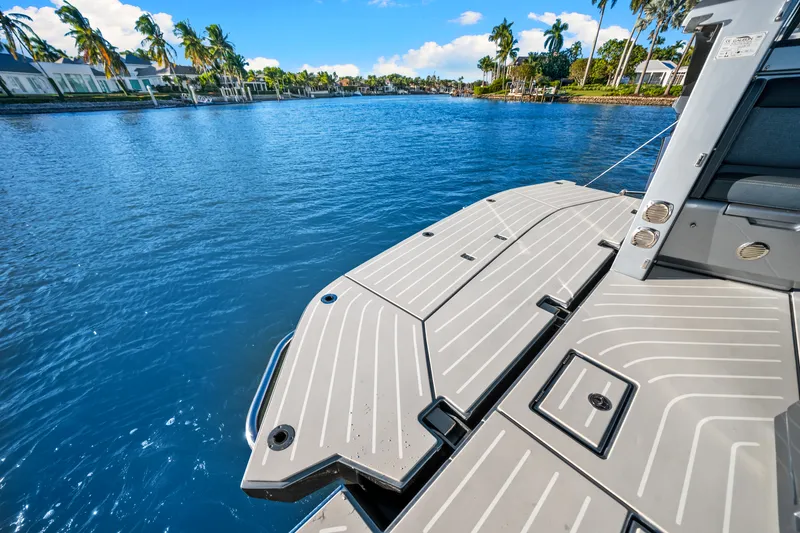 Slide: The Image of Galeon 375 GTO 2024 - 22