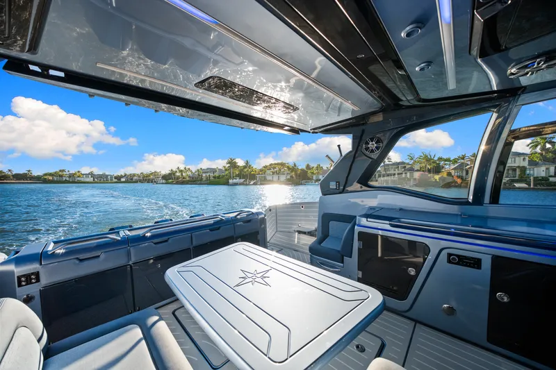 Slide: The Image of Galeon 375 GTO 2024 - 30