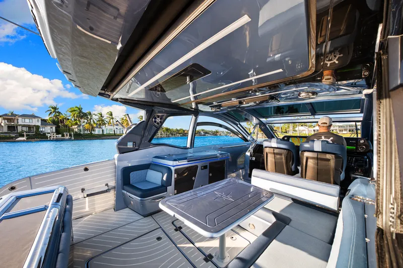 Slide: The Image of Galeon 375 GTO 2024 - 32