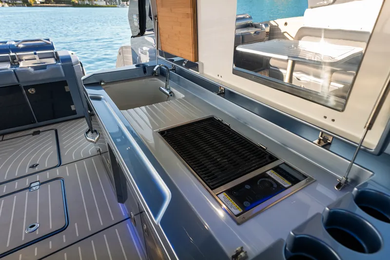 Slide: The Image of Galeon 375 GTO 2024 - 34