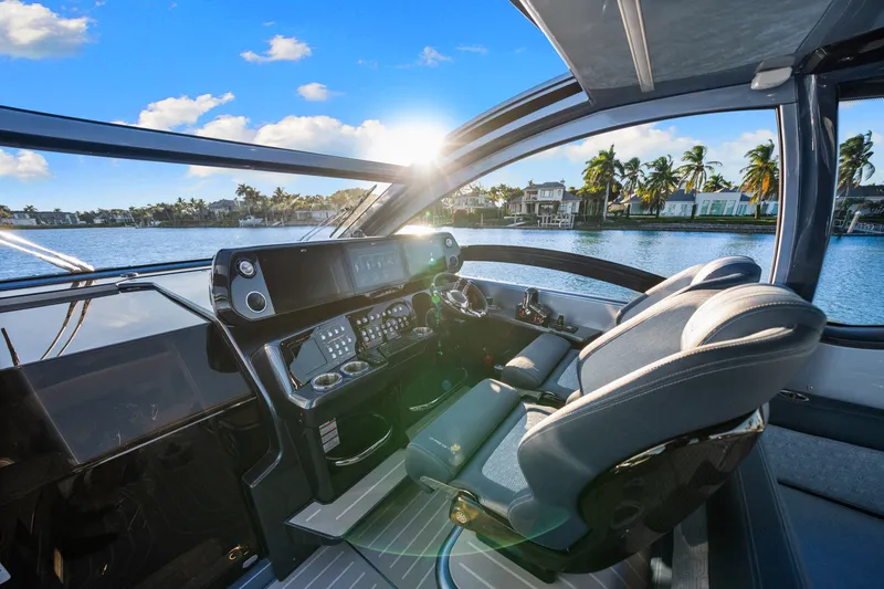 Slide: The Image of Galeon 375 GTO 2024 - 38