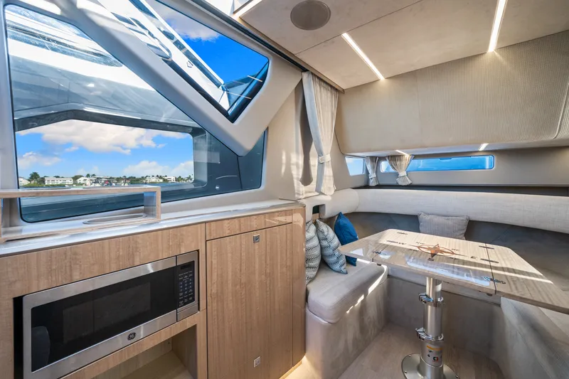 Slide: The Image of Galeon 375 GTO 2024 - 45