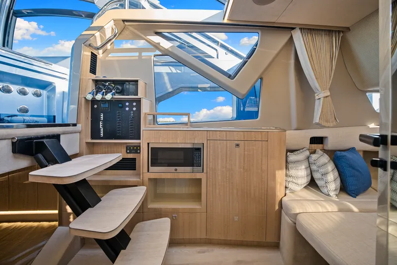 Slide: The Image of Galeon 375 GTO 2024 - 46