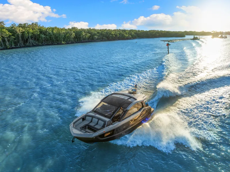 Slide: The Image of Galeon 375 GTO 2024 - 5