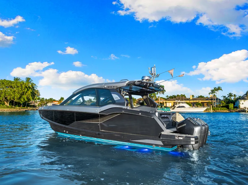 Slide: The Image of Galeon 375 GTO 2024 - 8