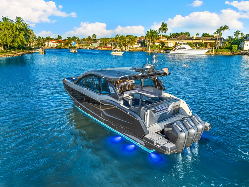 Slide: The Image of Galeon 375 GTO 2024 - 9