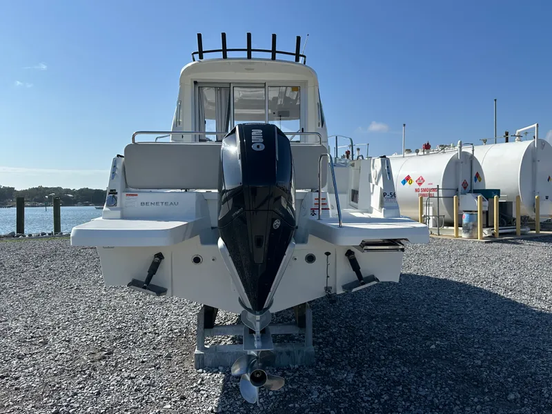 Slide: The Image of Beneteau ANTARES 8 2023 - 13