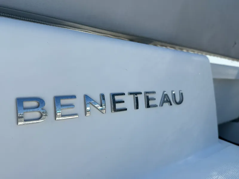 Slide: The Image of Beneteau ANTARES 8 2023 - 14