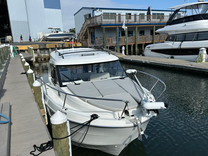 Slide: The Image of Beneteau ANTARES 8 2023 - 20