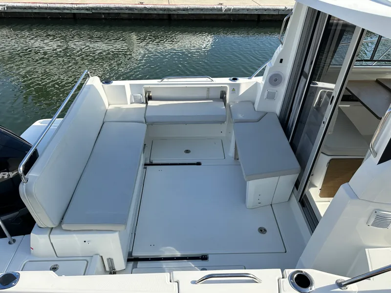 Slide: The Image of Beneteau ANTARES 8 2023 - 28