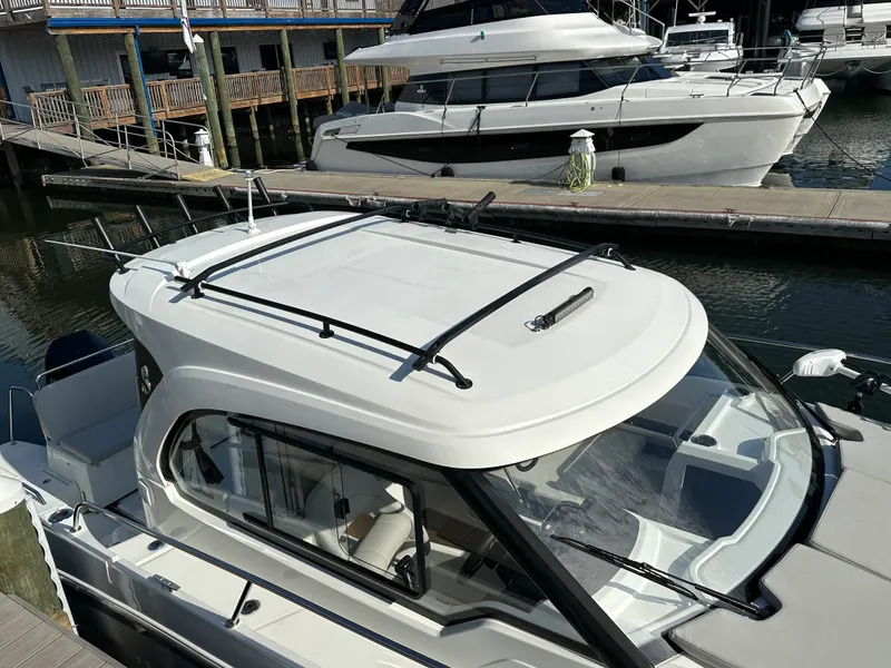 Slide: The Image of Beneteau ANTARES 8 2023 - 32