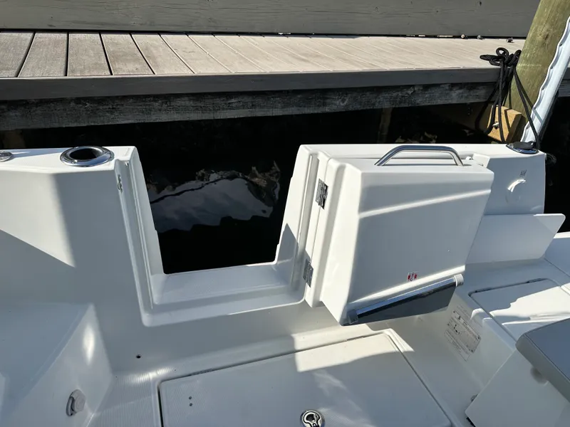 Slide: The Image of Beneteau ANTARES 8 2023 - 35