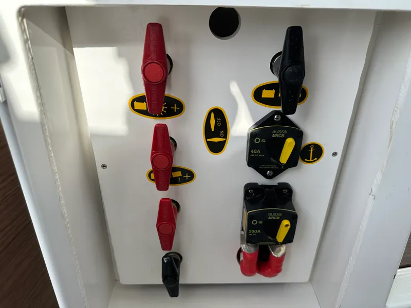 Slide: The Image of Beneteau ANTARES 8 2023 - 81