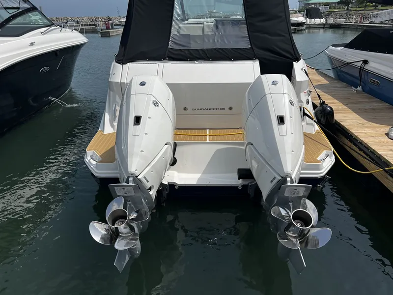 Slide: The Image of Sea Ray Sundancer 320 Outboard 2026 - 9