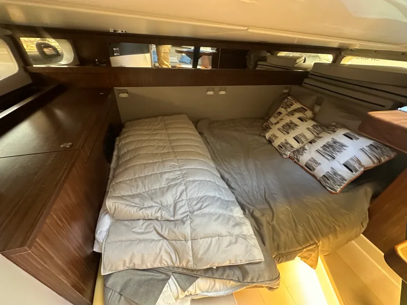 Slide: The Image of Sea Ray 370 SUNDANCER OUTBOARD 2021 - 15