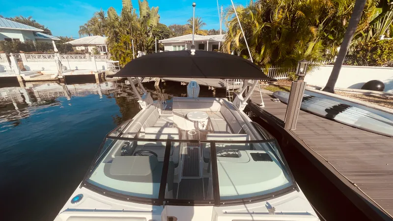 Slide: The Image of Sea Ray 270 SDX OB 2023 - 15